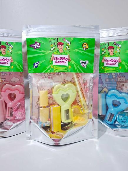 Kit Papelaria Saquinho Zip Personalizado dos Rosa