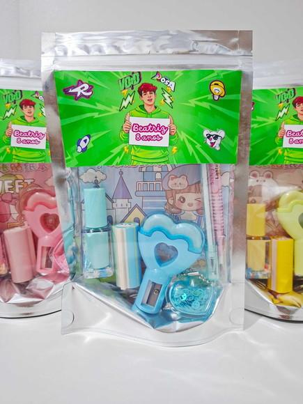 Kit Papelaria Saquinho Zip Personalizado dos Rosa