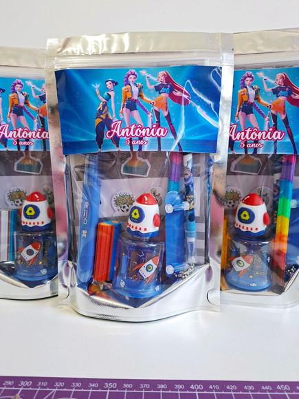 Kit Papelaria Saquinho Zip Personalizado Guerreiras Kpop
