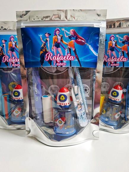 Kit Papelaria Saquinho Zip Personalizado Guerreiras Kpop