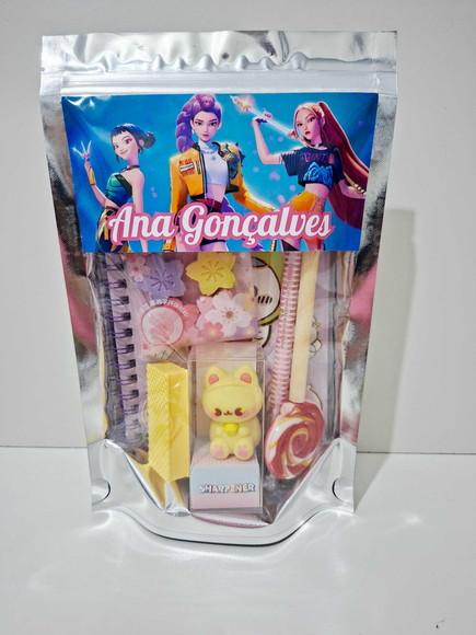 Kit Papelaria Saquinho Zip Personalizado Guerreiras Kpop