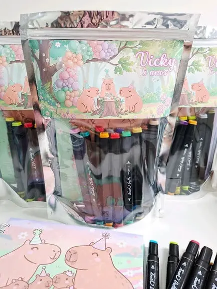 Kit Livro de Colorir Personalizado + Canetinhas Capivara