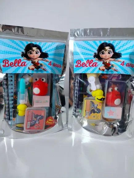 Kit Papelaria Fofa Saquinho com 6 Itens Mulher Maravilha