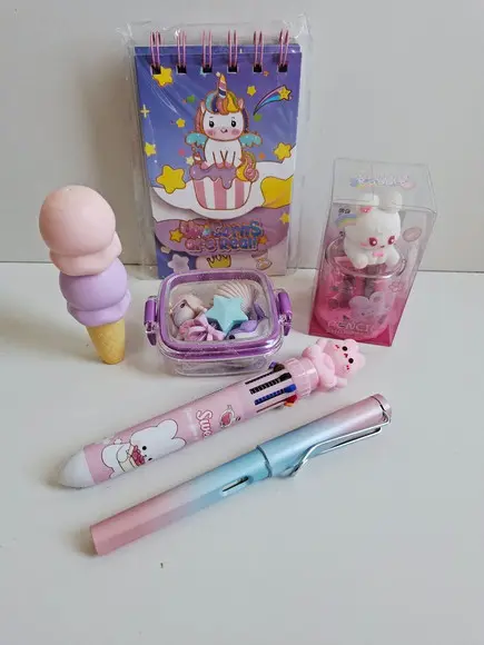 Kit Papelaria Fofa Saquinho Zip Personalizado (6 Itens)