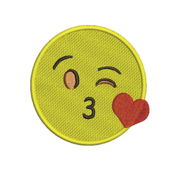 Matriz de Bordado Emoji Beijo