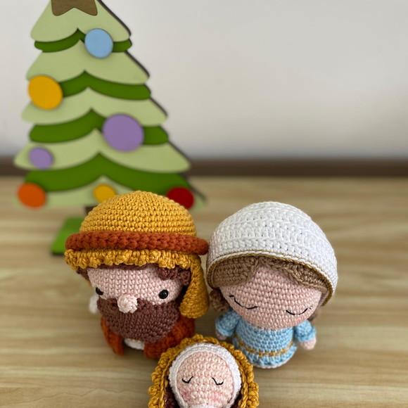 Sagrada Família amigurumi em Crochê decoração de natal feito 