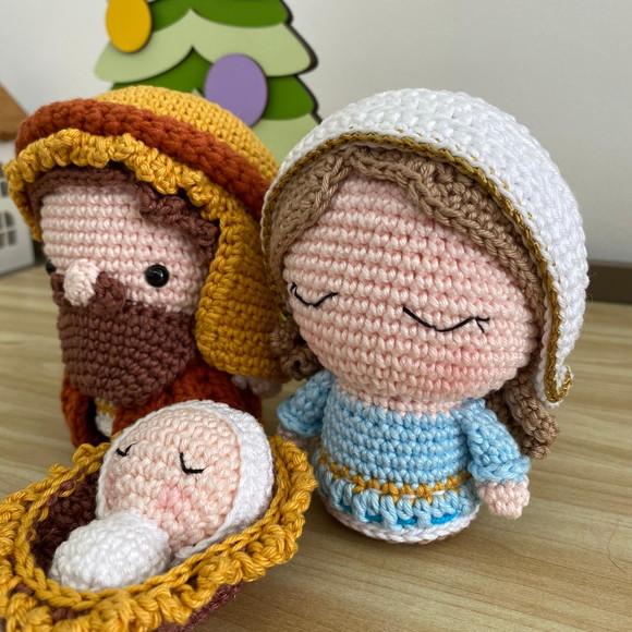 Sagrada Família amigurumi em Crochê decoração de natal feito 