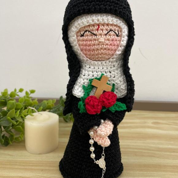 Santa Rita Amigurumi de crochê presente artesanal católicos