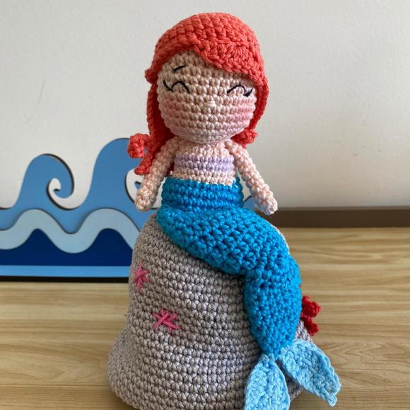 Sereia Que Vira Princesa amigurumi de crochê presente feito à m