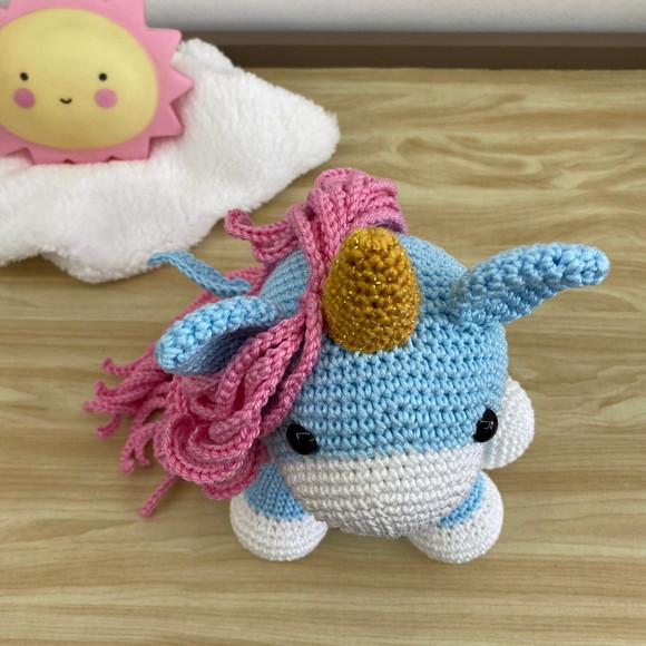 Unicórnio Amigurumi de crochê presente artesanal para bebês e 