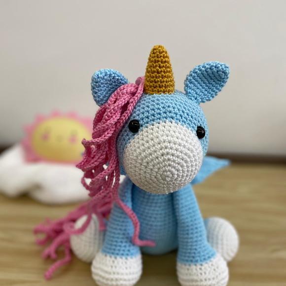 Unicórnio Amigurumi de crochê presente artesanal para bebês e 