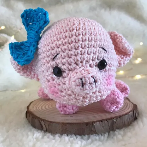 Porquinha Amigurumi de crochê presente feito à mão para crianças