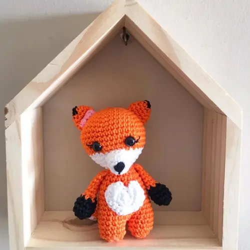 Raposa Amigurumi de crochê presente feito à mão