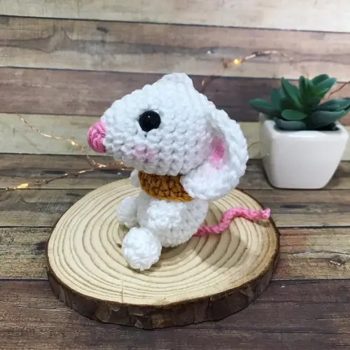 Ratinho Amigurumi de crochê presente feito à mão