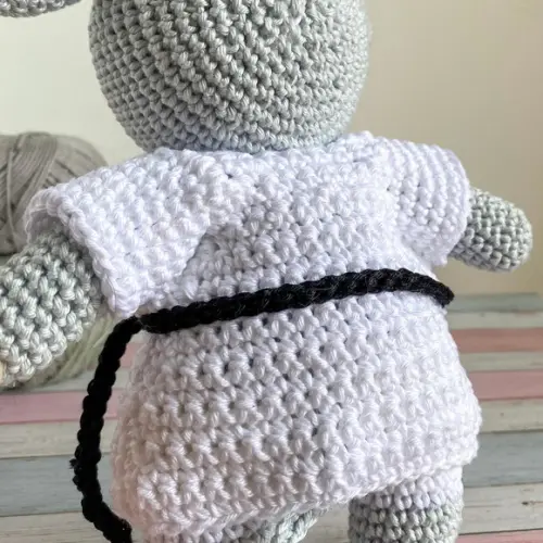Ratinho Judoca Amigurumi de crochê Faixa Preta presente artesana