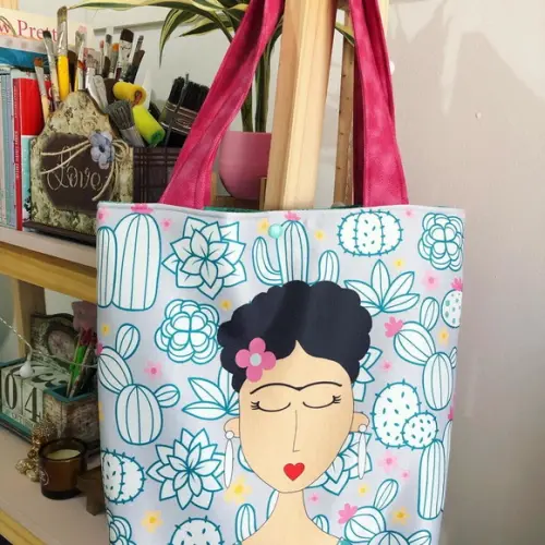 Sacola de Tecido Frida presente artesanal