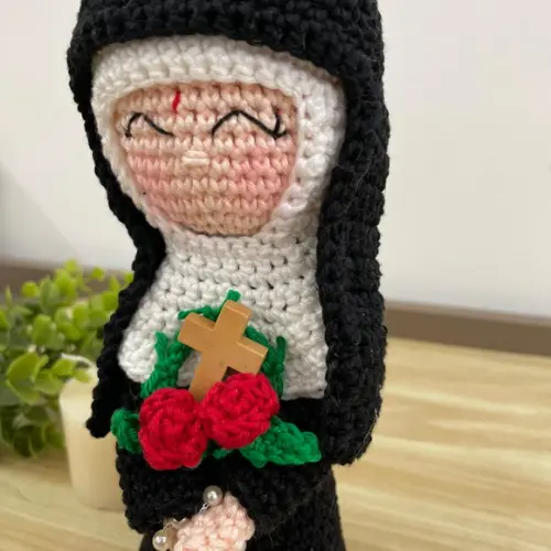 Santa Rita Amigurumi de crochê presente artesanal católicos