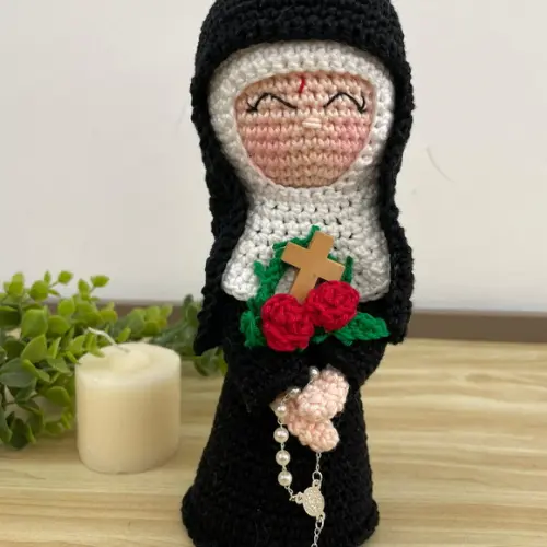 Santa Rita Amigurumi de crochê presente artesanal católicos