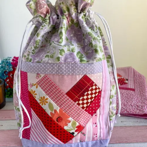 Saquinho Organizador de Patchwork Coração de Mãe presente feito à mão