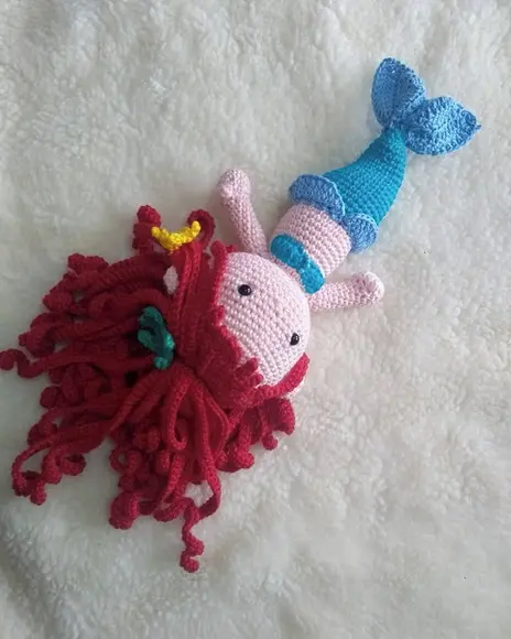 Pequena Sereia Amigurumi de crochê presente feito à mão para c