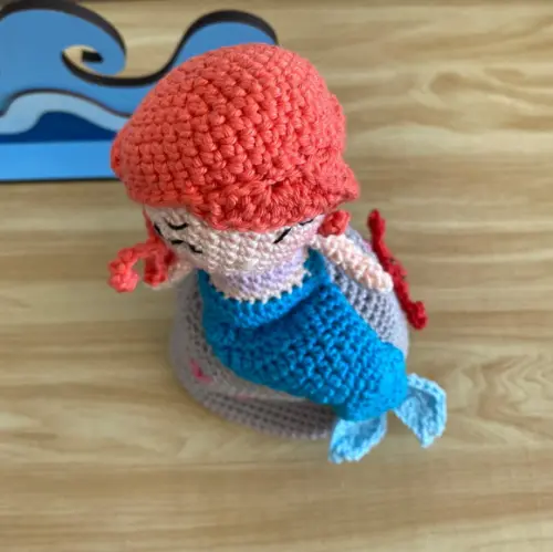 Sereia Que Vira Princesa amigurumi de crochê presente feito à m
