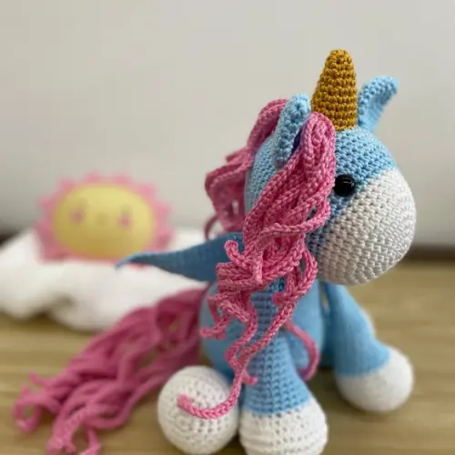 Unicórnio Amigurumi de crochê presente artesanal para bebês e 