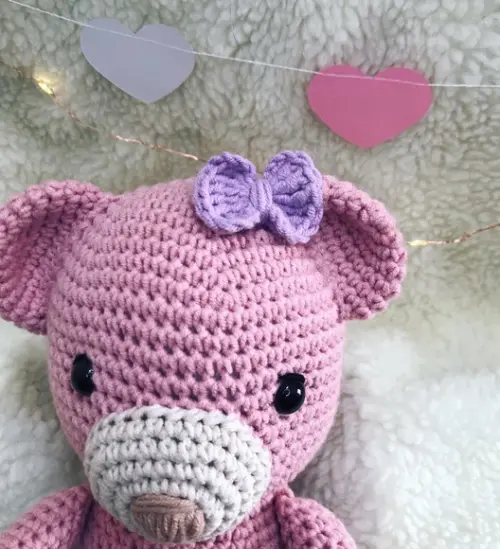 Ursinha Amigurumi de crochê presente artesanal para bebês e cri