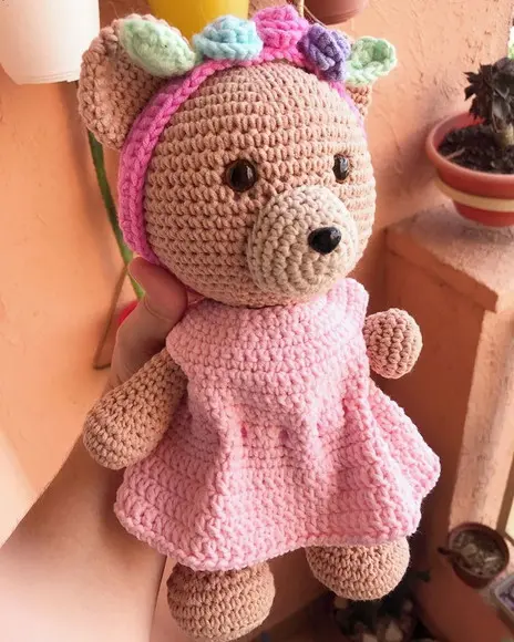 Ursinha amigurumi de crochê presente para bebês e crianças