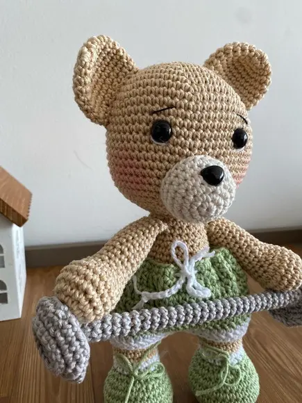 Ursinho Amigurumi Crossfit - Decoração para Quarto de Bebê