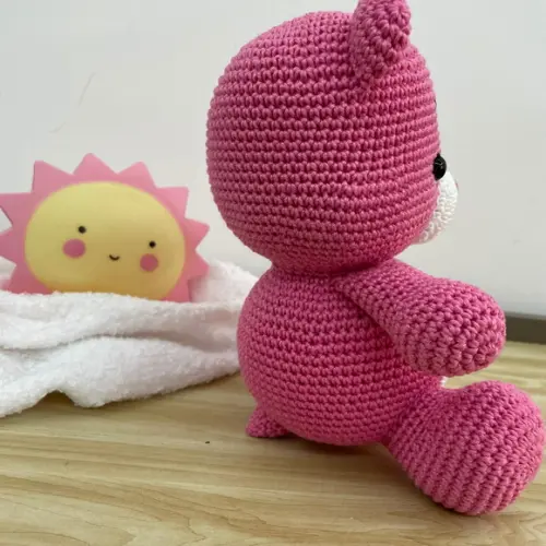 Ursinho Carinhoso Arco Íris amigurumi de crochê presente afetiv