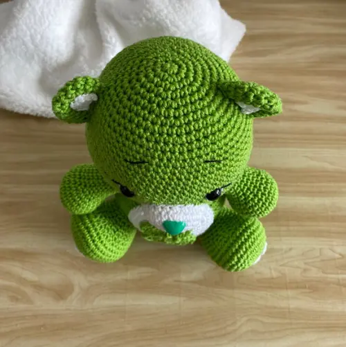 Ursinho Carinhoso Trevo da Sorte amigurumi de crochê presente af