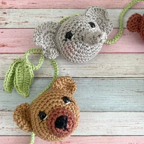 Varal de Bichinhos amigurumi de Crochê decoração feita à mão