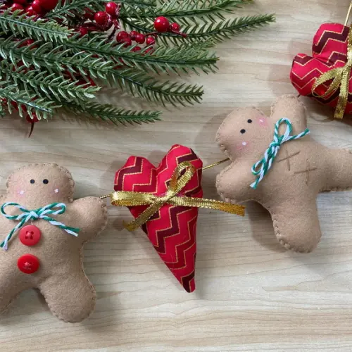 Varal de Natal Gingerbread e Corações decoração de natal arte