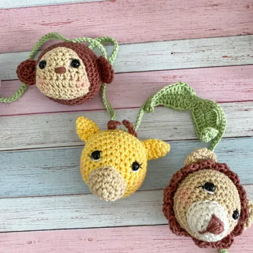 Varal de Bichinhos amigurumi de Crochê decoração feita à mão