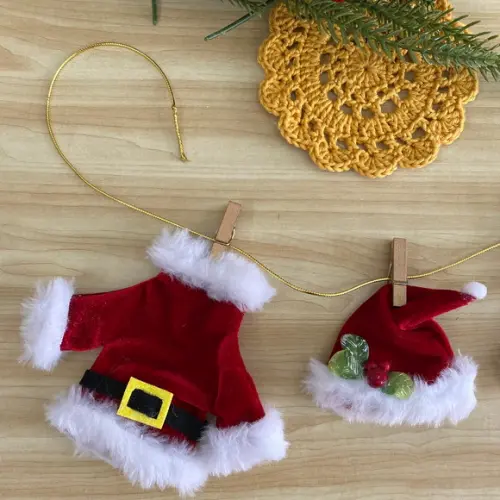 Varal de Roupinhas do Papai Noel decoração de natal feita à m?