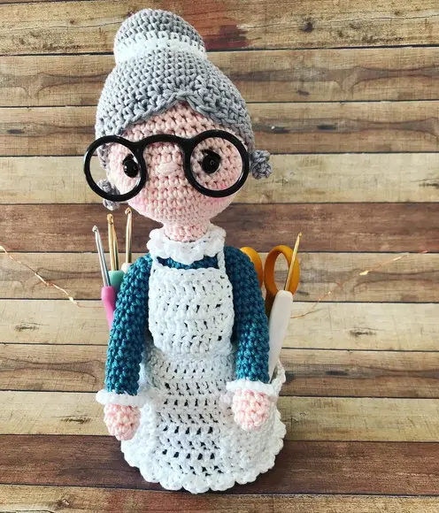 Vovó Porta Agulhas Amigurumi de crochê presente feito à mão