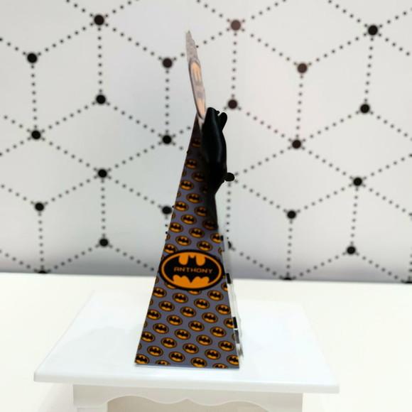 Caixa Pirâmide Clássica Batman Cute