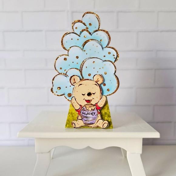 Caixa Pirâmide Clássica Ursinho Pooh Cute Aquarela