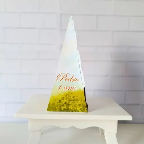 Caixa Pirâmide Clássica Ursinho Pooh Cute Aquarela