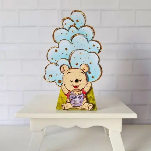 Caixa Pirâmide Clássica Ursinho Pooh Cute Aquarela
