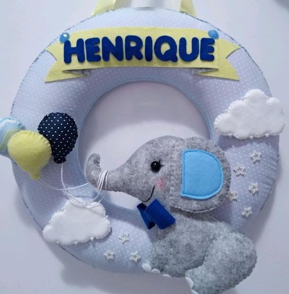 Enfeite de porta elefantinho (cores personalizáveis)