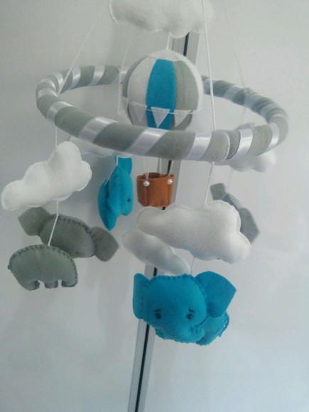 mobile elefantinho e balão