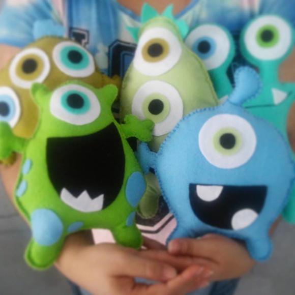 Monstrinhos (20cm)