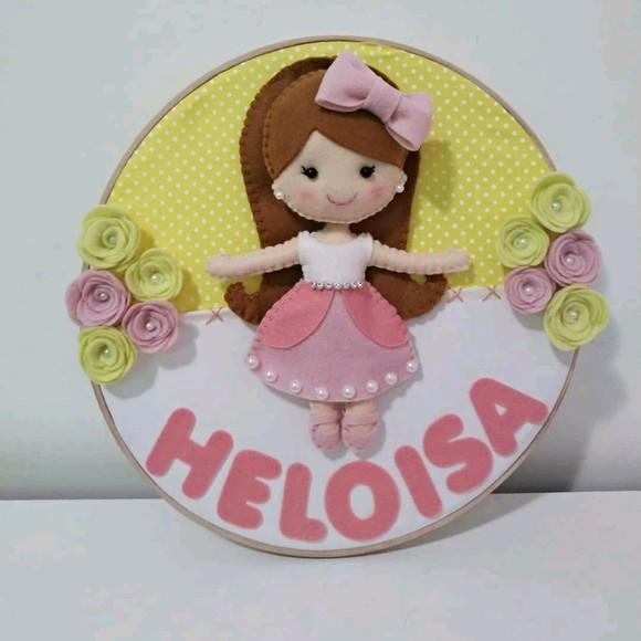 Quadro bastidor boneca