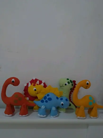 Dinossauro 15cm (diversas cores e modelos)