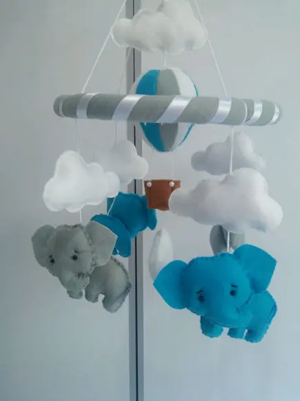 mobile elefantinho e balão