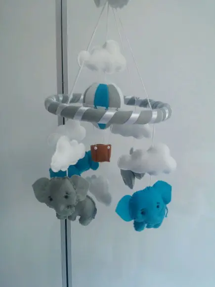 mobile elefantinho e balão