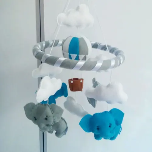 mobile elefantinho e balão