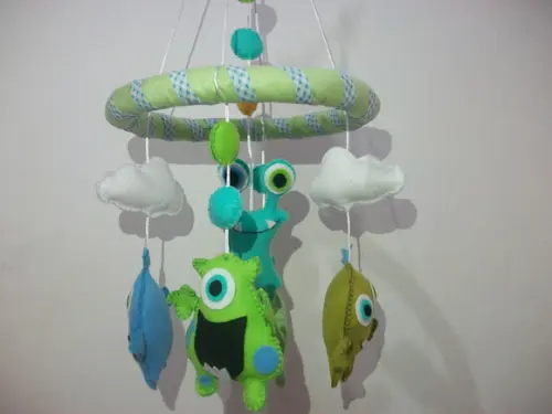 Mobile Monstrinhos varias cores