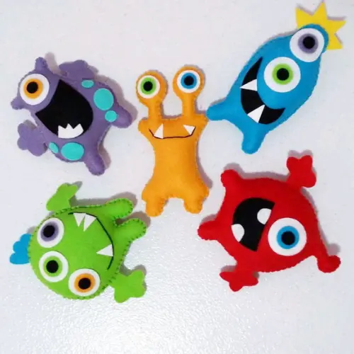 Monstrinhos (20cm)